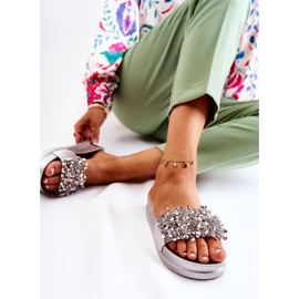 PG1 Chinelos femininos na plataforma com ornamentos de prata Almina 2