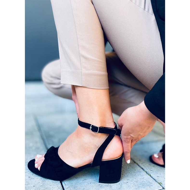 Giselle Sandália preta com salto preto 1