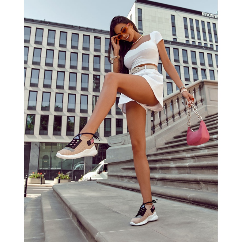 Tênis esportivo feminino Slip-on Bege Klayra 1