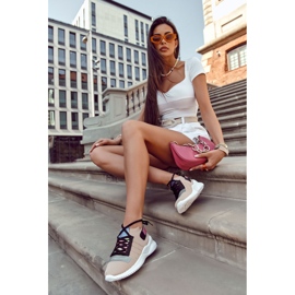 Tênis esportivo feminino Slip-on Bege Klayra 2