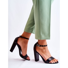 Sandálias de couro clássicas em uma barra preta Sallen preto 2