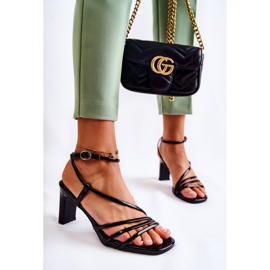 Sandálias clássicas pretas laqueadas no calcanhar Milani preto 2