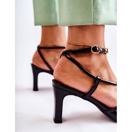 Sandálias clássicas pretas laqueadas no calcanhar Milani preto 1