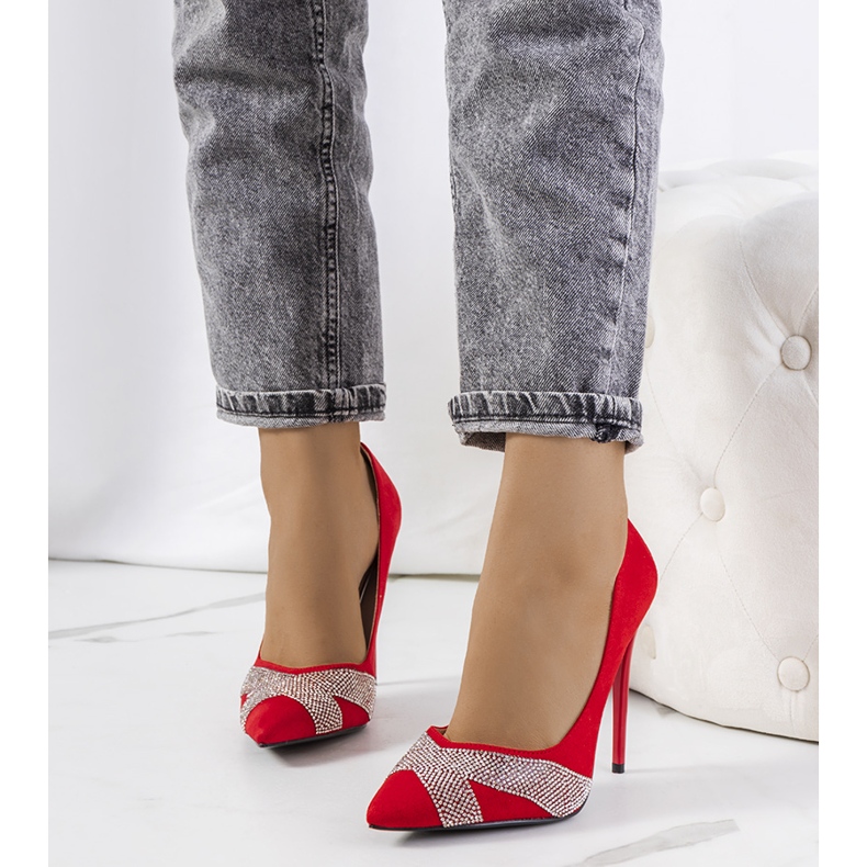 BM Os saltos altos vermelhos de Steven 1