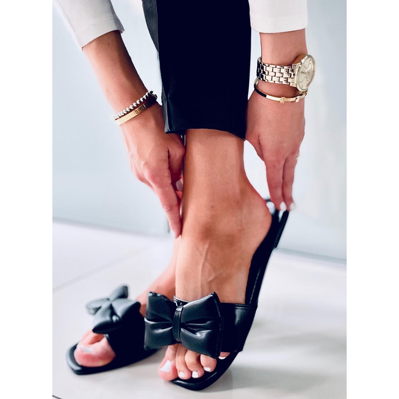 Chinelos Mili Black com laço preto 1 Chinelos Mili Black com laço preto 1