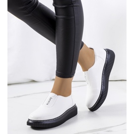 Brogues brancos na plataforma Siddons 1