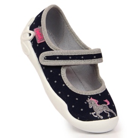 Pantufas Befado de menina pretas de velcro com um unicórnio preto 1 Pantufas Befado de menina pretas de velcro com um unicórnio preto 1
