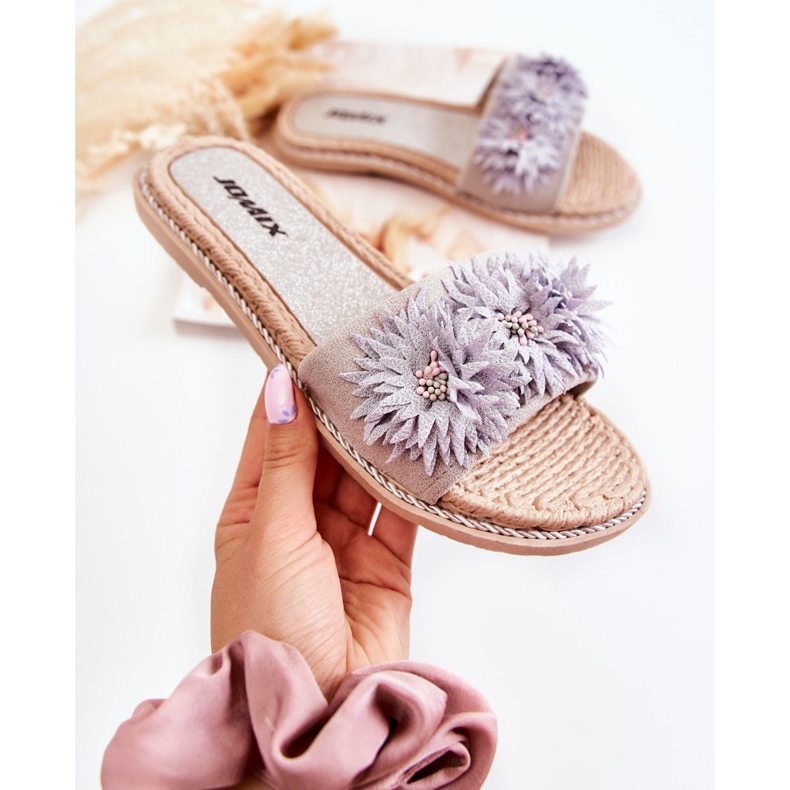 WJ1 Chinelos femininos com flores de tecido cinza Susana 1