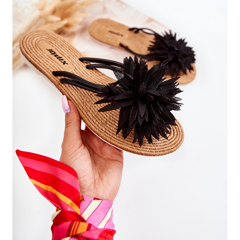 WJ1 Chinelos femininos com enfeite de tecido preto Eviana 1