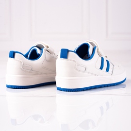 Tênis infantil Shelovet feito de couro ecológico em branco e azul 2