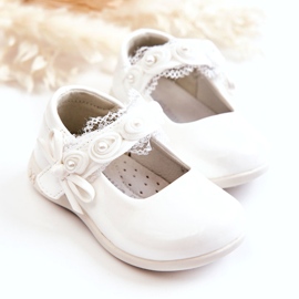 Bailarinas infantis brancas com velcro e renda branco 3