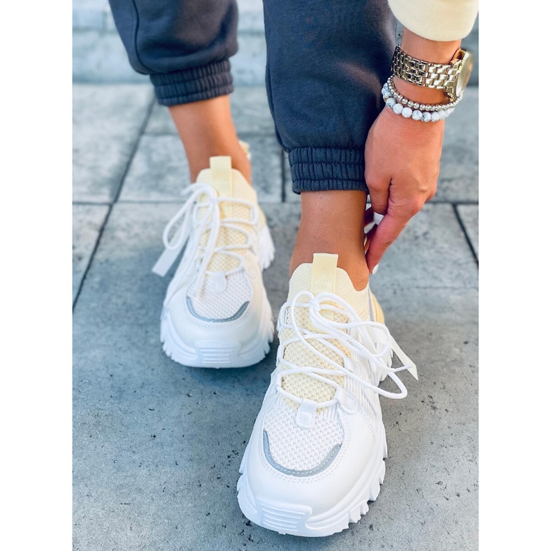 Tênis esportivo Aditi Yellow meia branco amarelo 1