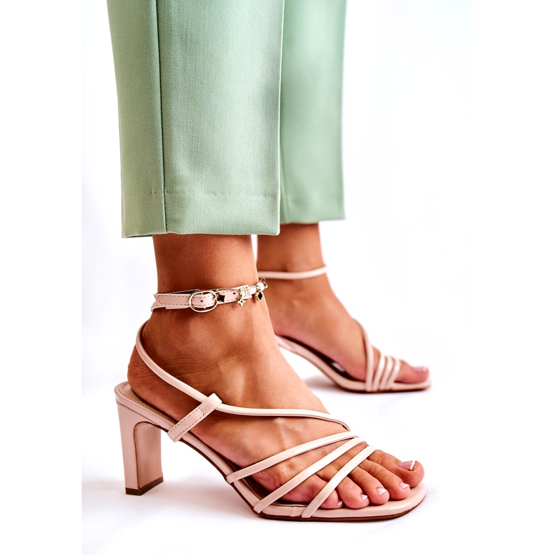 WS1 Sandálias Clássicas Lacadas de Salto Alto Bege Milani 3