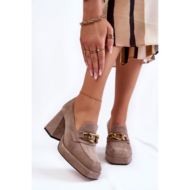 Sapatos de camurça com corrente decorativa Laura Messi 2444 marrom claro bege 1