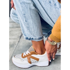 Treinadores brancos de Akira castanho 1