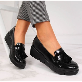 Sapatos femininos de couro envernizado preto Filippo 1