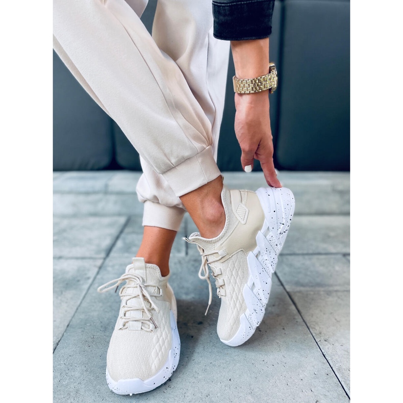 Calçados esportivos com meia Indu Bege 1 Calçados esportivos com meia Indu Bege 1