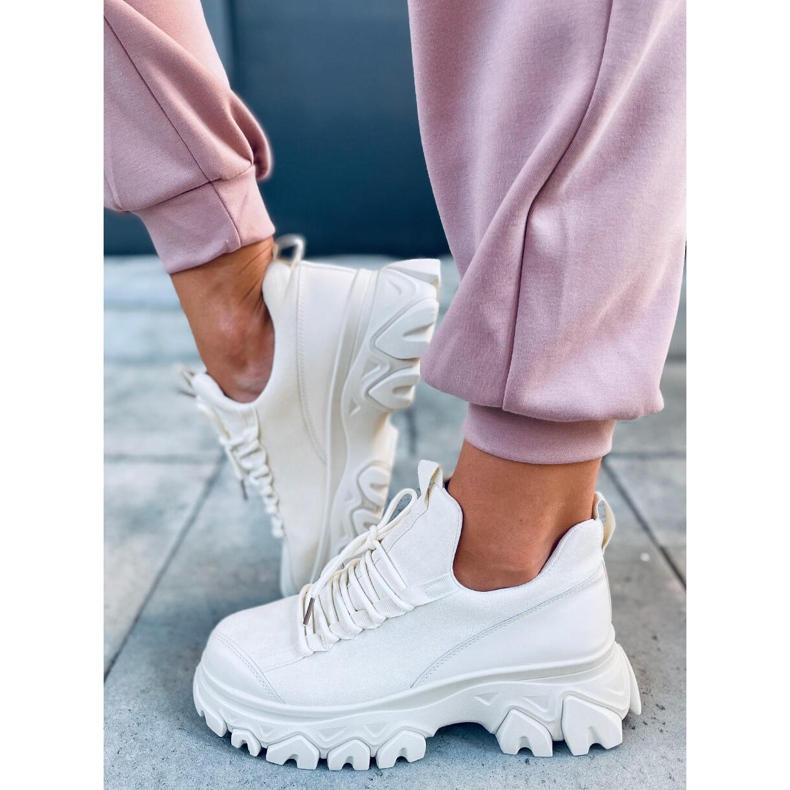 Sapatos esportivos Huggy Beige de alta sola bege 1