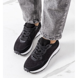 Tênis Buoro de mulher negra preto 2