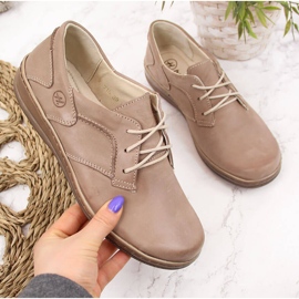 Sapatos femininos de couro confortáveis ​​em bege Helios 715 2