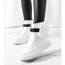 Tênis branco na plataforma Haver 1