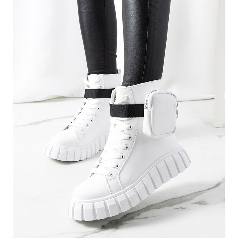 Tênis branco na plataforma Haver 1