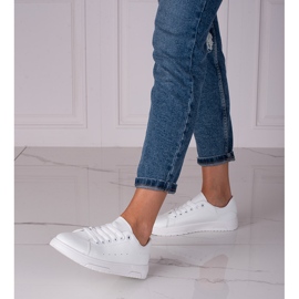 Tênis feminino Shelovet branco feito de couro ecológico 1