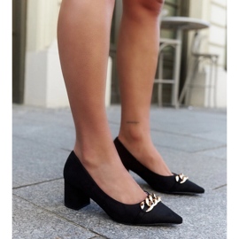 Bombas pretas no posto Makka preto 2