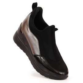 Brogues femininos com salto em cunha eVento preto 2