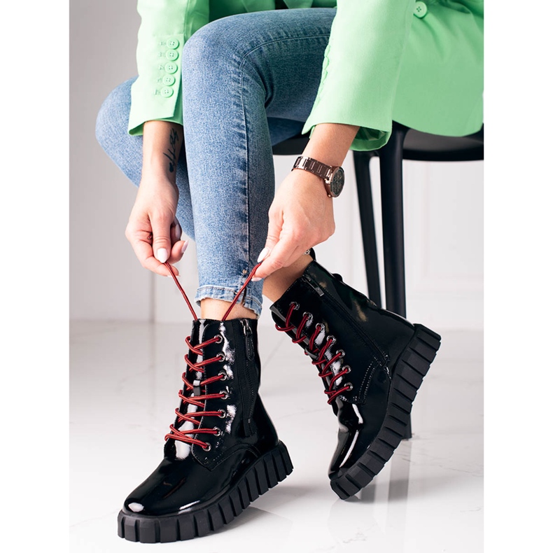 W. Potocki Trabalhadores altos negros na plataforma Potocki preto 2 W. Potocki Trabalhadores altos negros na plataforma Potocki preto 2