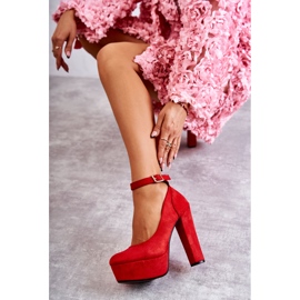 WS1 Bombas de camurça na plataforma Rivia Red vermelho 2 WS1 Bombas de camurça na plataforma Rivia Red vermelho 2