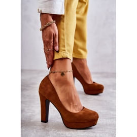Sapatos de camurça clássicos no calcanhar Camel Soro marrom 2
