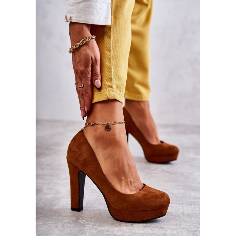 Sapatos de camurça clássicos no calcanhar Camel Soro marrom 2