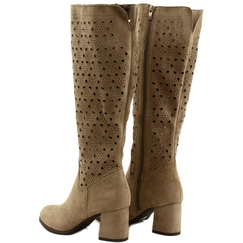 M.Daszyński Botas a céu aberto em uma barra bege SA156-10 3