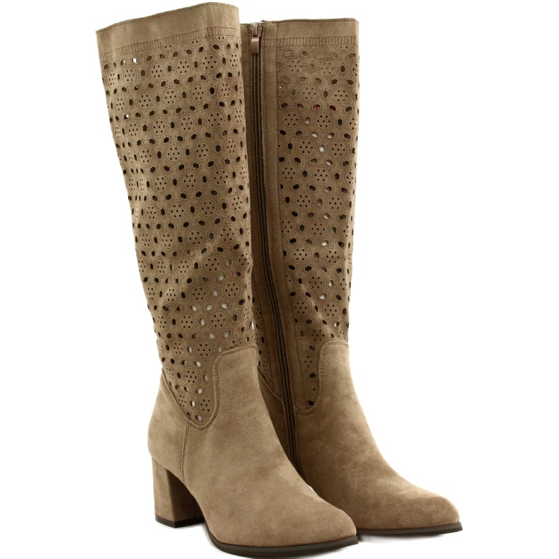 M.Daszyński Botas a céu aberto em uma barra bege SA156-10 2 M.Daszyński Botas a céu aberto em uma barra bege SA156-10 2