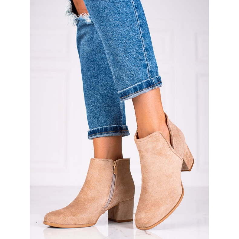 Botas de mulher Shelovet bege com recorte 1 Botas de mulher Shelovet bege com recorte 1