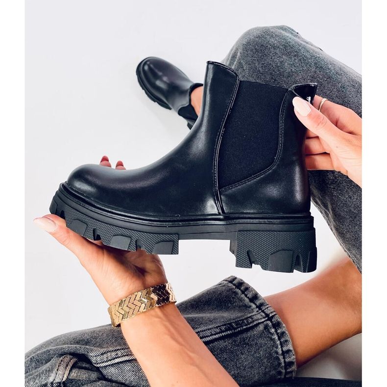 Bota Chelsea de salto alto Finn Black preto 1