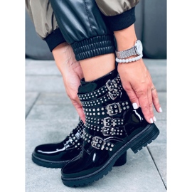 Botas lacadas com tachas Tatum Black Mirror preto 2