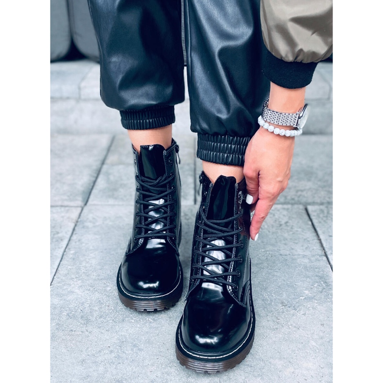 Botins femininos Dona Black preto 1