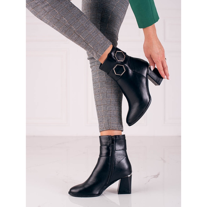 T.Sokolski Botas femininas Sokolski pretas em um poste largo preto 1