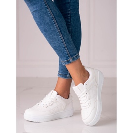Tênis Shelovet esportivo clássico feminino feito de couro ecológico em branco 2