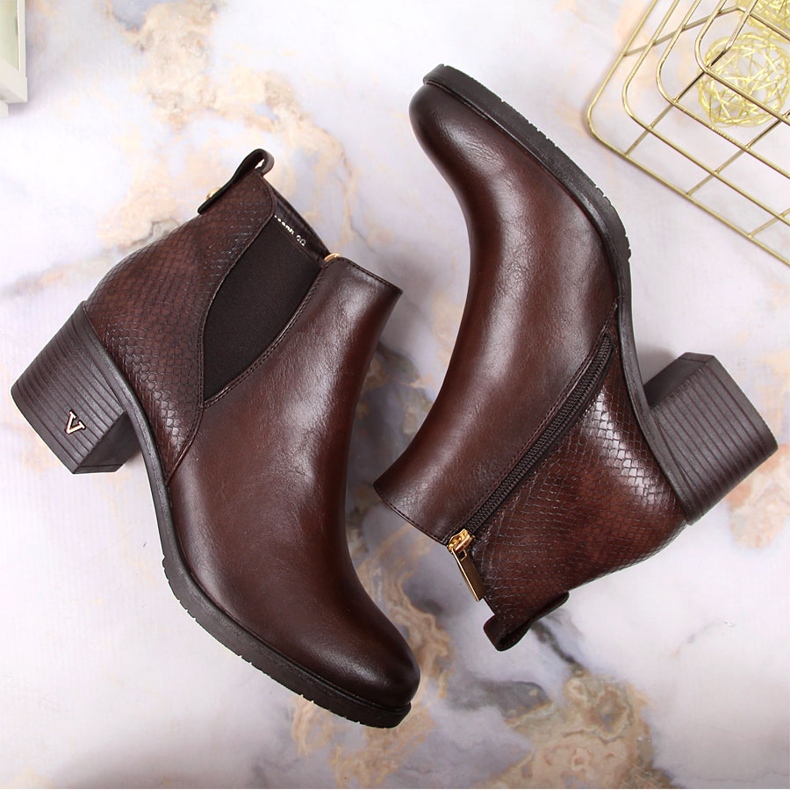 Botas femininas com isolamento pele de cobra marrom Potocki 1