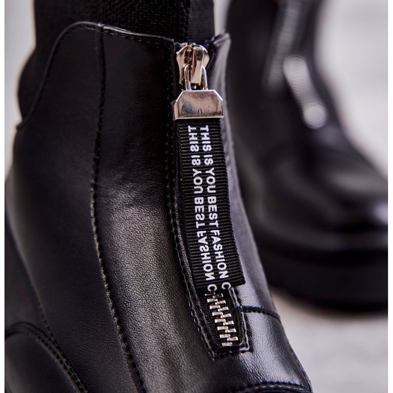 Botas de meia feminina no abrigo preto com zíper 2