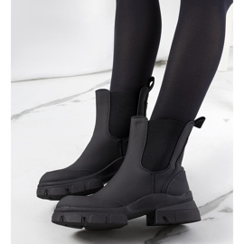 BM Bota preta Carlos preto 2