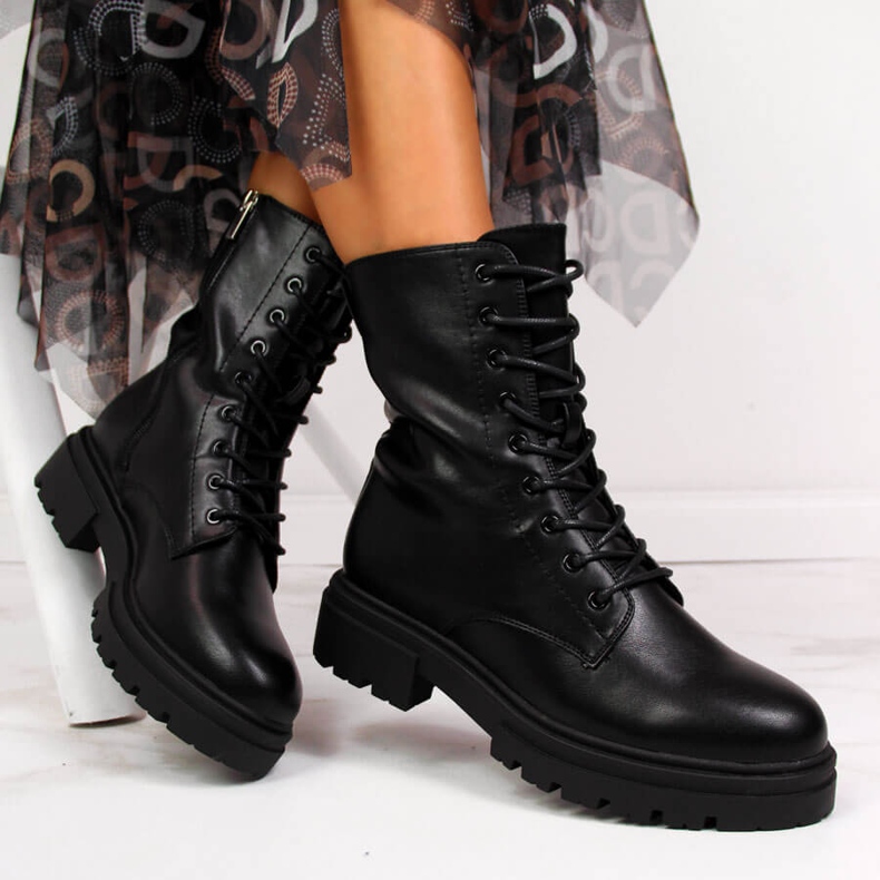 Botas pretas de mulher eVento preto 1