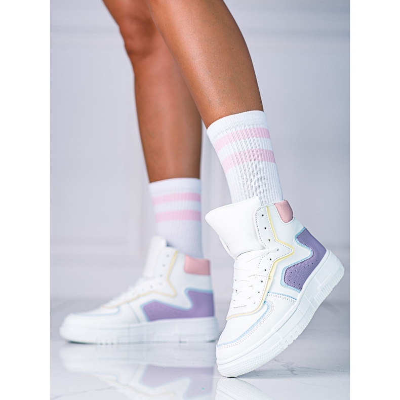 Tênis feminino High Shelovet confeccionado em couro ecológico branco e roxo tolet multicolorido 1