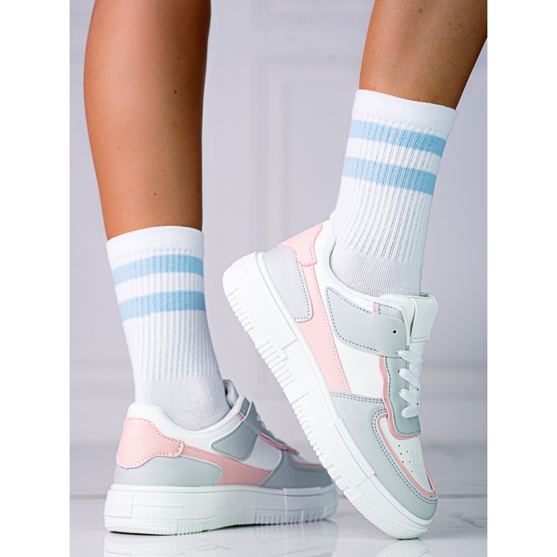 Tênis feminino com cadarço na plataforma Shelovet feito de couro ecológico em branco e rosa cinza multicolorido 1