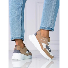 Tênis Shelovet feminino confortável em uma plataforma bege grossa marrom 1