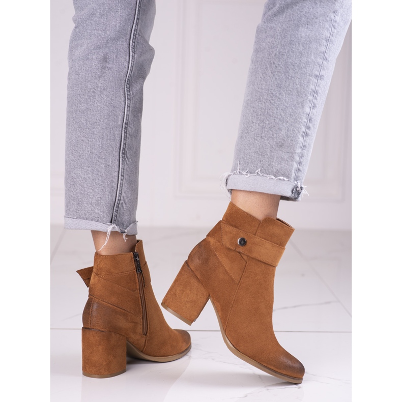 Botas de mulher castanhas no poste feitas de camurça ecológica Shelovet marrom 1