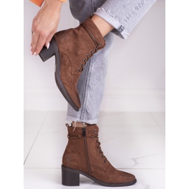 Botas femininas com amarração marrom Shelovet feitas de camurça ecológica castanho 2